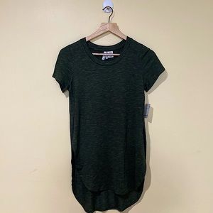 NWT MUDD Junior’s Sweater-Knit Shirttail Tunic T-Shirt in Olive Green, Size S